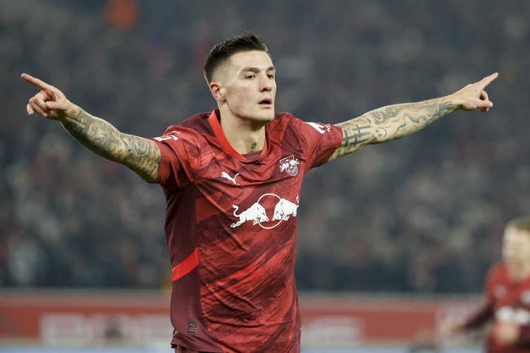 乐鱼体育官方下载-天空体育：曼联仍想要买前锋，塞斯科是他们一直关注的目标